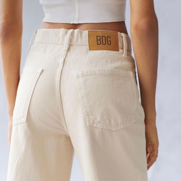 BDG Urban Outfitters High & Wide Cropped Raw Hem Jeans Beige Women’s Size 26 - Picture 3 of 13